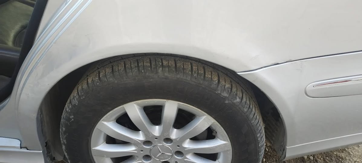 للبيع W211 موديل 2008 E350
السيارة وارد امريكي كلين مكفوله من الصبغ والضربه بارد فقط هلال جالمغ الخلفي كامل مواصفات محرك كير صدر جديد تدفئه كشن امامي فتحه سقف بردة خلفيه وبردات جانبيه ستيرن كهرباء  وباقي المواصفات معروفه السيارة بالواقع احله من الصور  رقم اربيل مكان السيارة بغداد
السعر 155 وبي مجال 
***********
***********
