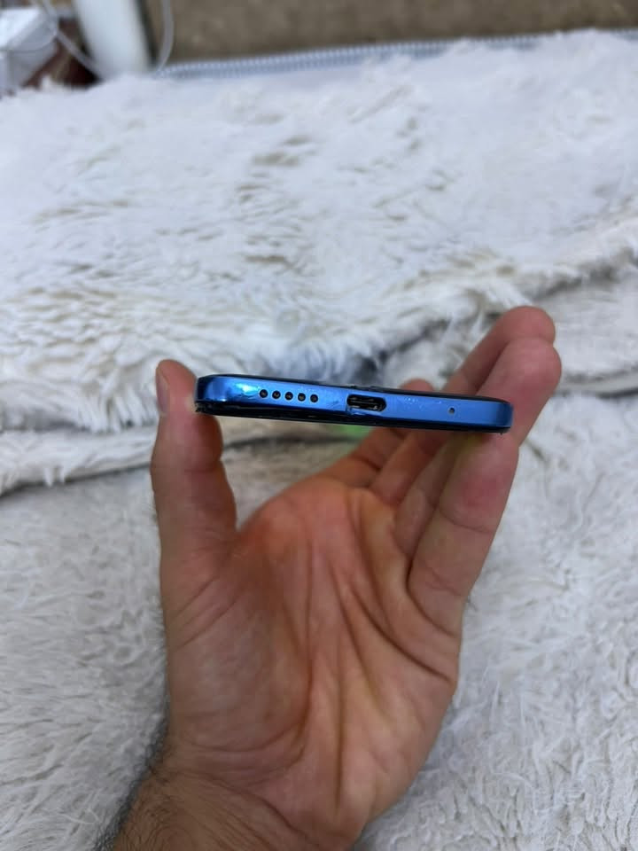سلام عليكم اخوان جهاز للبيع . Redmi Note 11 ذاكره جهاز ١٢٨ جهاز مابي شي شغال ونضيف مبدل شاشه مرتين فقط سعر الجهاز 85 الف  رقم جهازي ***********
