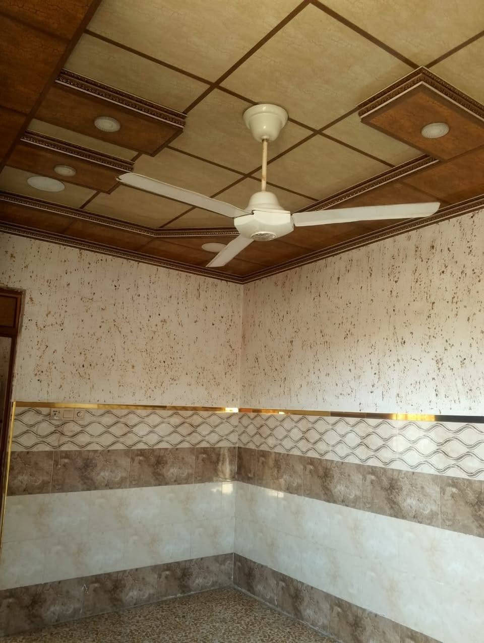 دار للببع كارت بلدية موقع حي كركولي

 نهايت سايدين كنسية تايتنك مساحة 100 متر

اتجاء شروق خدمات ماء وكهرباء

السعر 40 بي مجال

***********📞

***********📞
