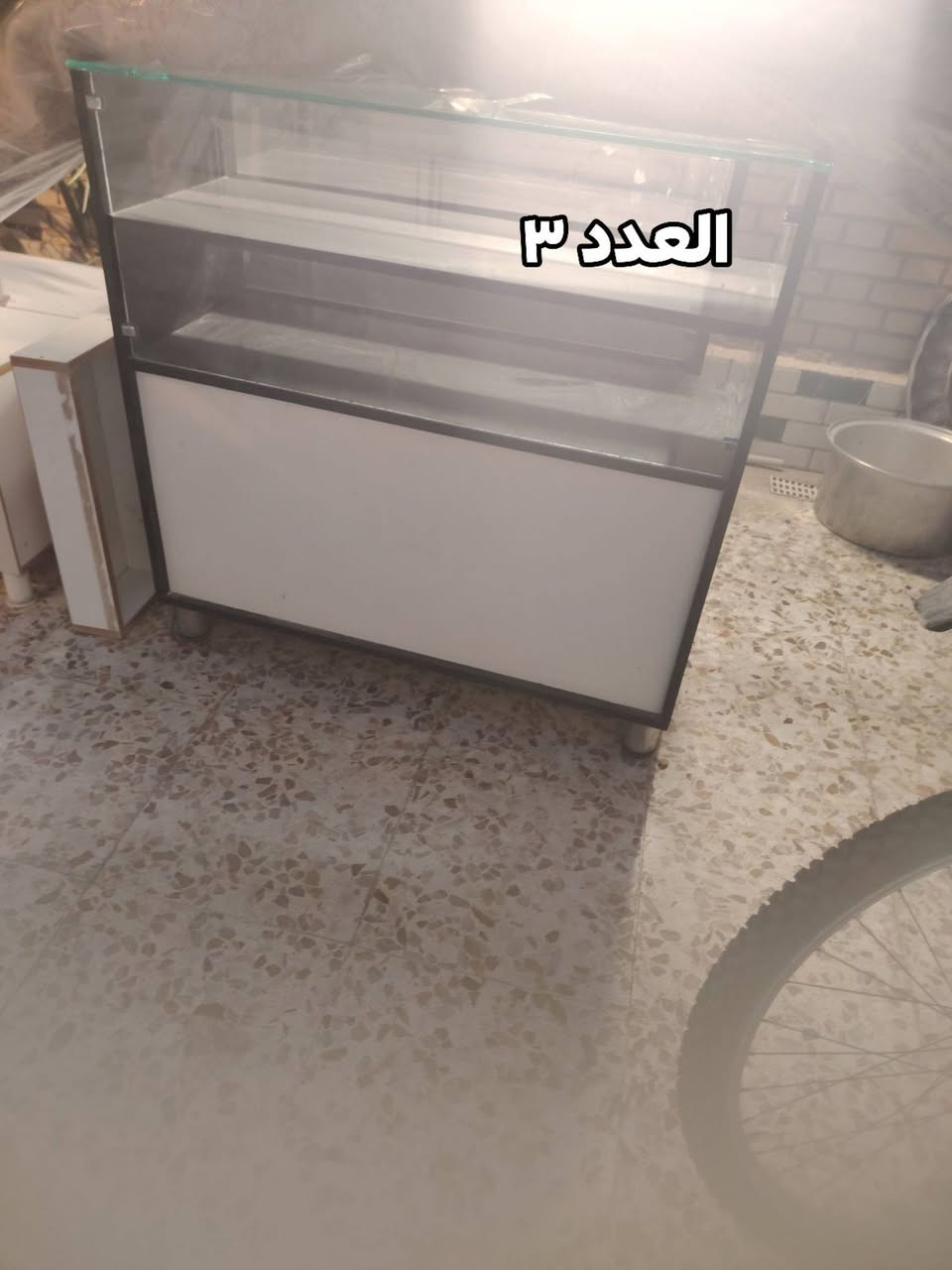 فاترينات للبيع في ميسان محل كامل عارضات و روفوف كامل مع الاضويه للاستفسار
 8842 748 776 964+
