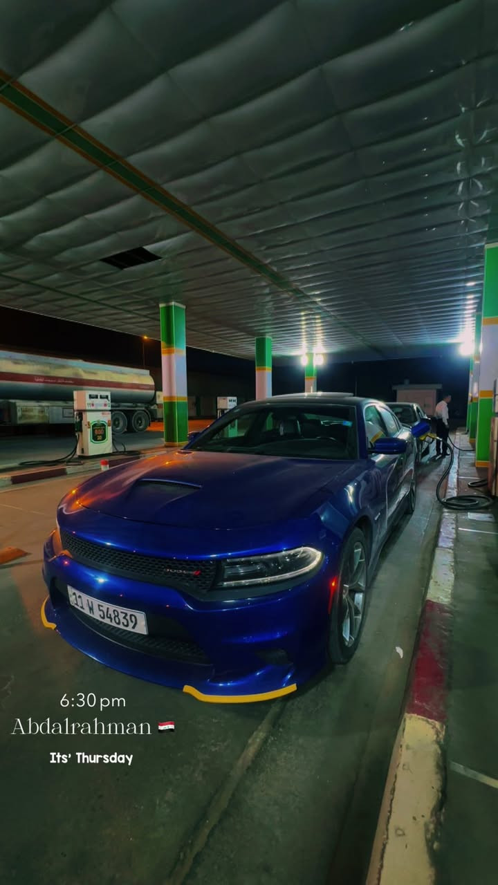 جارجر RT 2019
السلام عليكم 
Dodge Charger RT 2019 Super track pack 
المحرك : 8 سلندر 5700cc HEMI  
نظام الدفع : RWD دفع خلفي 
المسافة المقطوعة : 34000 mi
اللون : ازرق مميز + السقف اسود من الوكالة ( Tow color ) 
المواصفات : 
بصمة تشغيل و ابواب و صندوق 
فتحة سقف 
كشنات حضن جلد + كنتارا رياضية
تدفئة و تبريد بالكشنات الامامية و تدفئة فقط بالخلفية 
الكشنات الامامية تحكم كهرباء 
خزن ميموري لكشن السائق 
الستيرن تحكم كهرباء 
تدفئة بالستيرن 
كاميرا و حساسات خلفية 
سستم سماعات فاخر من ALPINE 
مري قلابة عند الرجوع 
شفتات ستيرن 
شاشة كبيرة تدعم APPLE CAR PLAY 
المرايا الجانبية بخاصية التسخين ( هيتر ) 
رادار جانبي + نقطة عمياء 
ويل قياس 20 انش الاصلي مال RT 
تشغيل عن بعد 
نظام تعتيم للمرايا الوسط + المري الجانبية 

السيارة رقم بغداد بأسمي تحويل ثاني يوم 
السيارة مكفولة من ناحية المحرك و الگير 
السيارة بحالة الوكالة بدون اضافات او برمجة 
الدهن كله اصلي و بانزين كله محسن 

حادث السيارة خلفي بدون ايرباك بدون دواخل 
السعر : 25،300$ 

للاستفسار الاتصال على الرقم ***********
