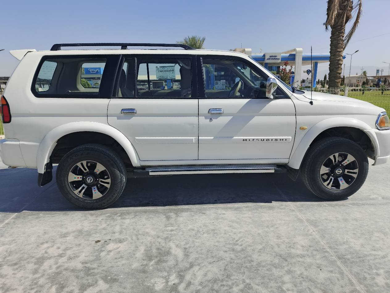 ‎مستەربۆشی ناتیڤا دەبڵئەکسل 2004 گێر تۆماتیک تەبرید وگەرمی ناوزەردە ڕەقەم هەولێر سەنەوی تازەیە هەززەکراوە جێجێیە بۆیاغی هەیە سەیارەکە مواسەفات ئەمرییکیە ئەڕباگی ساغ پشت و پێشی کەپسە مەکینە 3000 شەش پستنە مەکینە بیلادە جام کارەباییە گێڕ و مەکینە و تەقە و ڕەقەی بەشەرت تەنزیل شاشەیە سەیارەکە 300 هەزار کم ڕۆیشتووە ئاوێنە کارەباییە قفڵ مەرکەزییە سحری80 گەڵا تحویل و غرامە بەشەرت 
سەیارەکە ماڵی دۆستە.بۆ پەیوەندی *********** رانية, السليمانية
