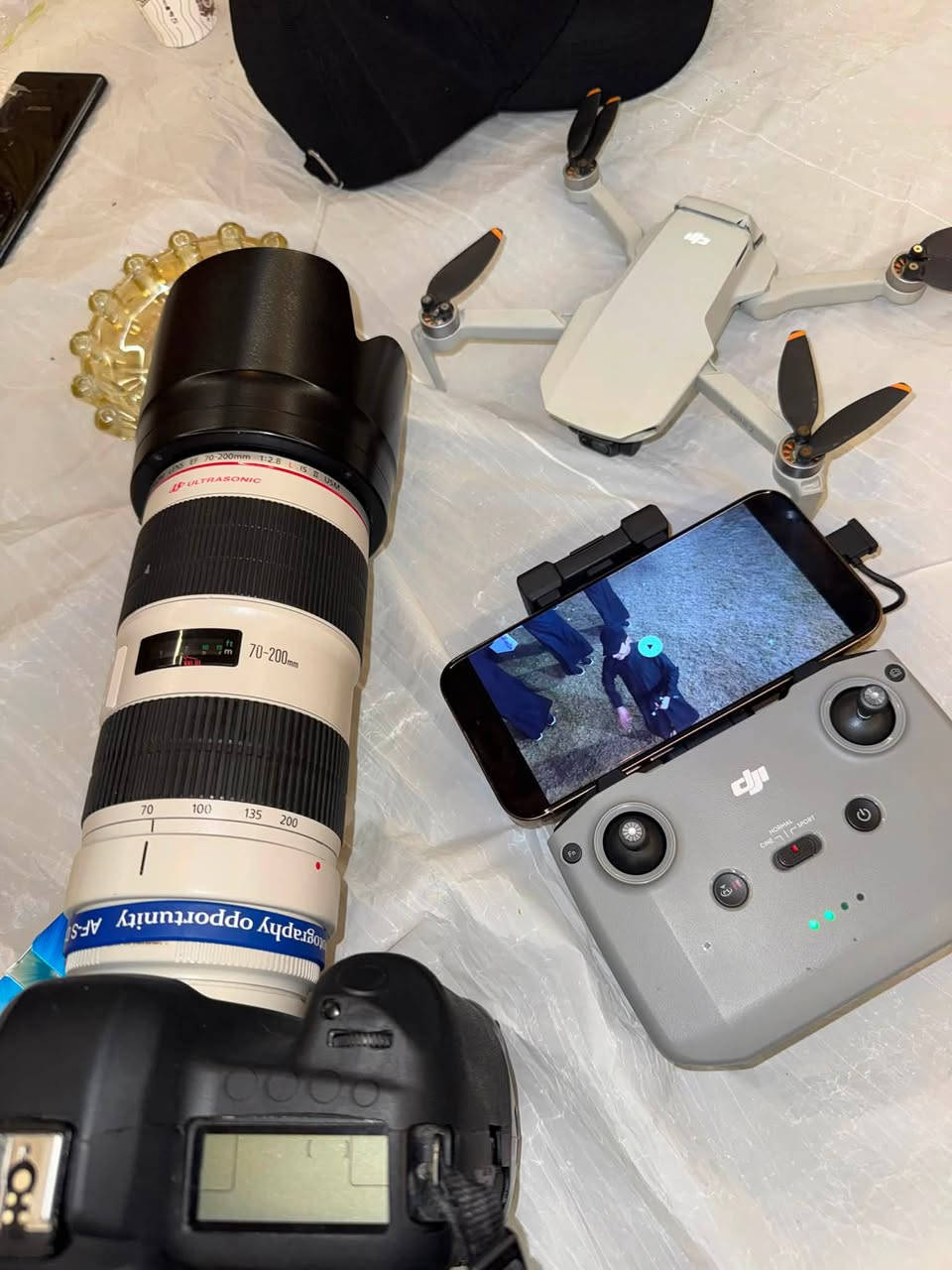 🔥 كاميرا للبيع  🔥
📸 Canon 5D Mark III
✅ الشتر: 50 ألف فقط
✅ حالة ممتازة جداً ونظيفة، استخدام شخصي.

📦 المرفقات:
✔️ عدسة Canon 70-200mm Mark II
✔️ Canon BG-E11 Battery Grip الأصلي
✔️ 3 بطاريات
✔️ الشاحنة
✔️العدسة 70-200 الاصدار الثاني  دبل سبلايزر
✔️ حقيبة الكاميرا
✔️رام ذاكرة 16GB

الكاميرا جاهزة للعمل مباشرة، مناسبة للأعراس، المناسبات، البورتريه، الفيديو، وصناعة المحتوى، ولا تحتاج أي مصروف.

مو مجرد كاميرا… هذا باكيج احترافي متكامل يوفر عليك وقت وجهد ومبالغ إضافية.

📍 الموقع: كربلاء.

📩 للمعاينة أو الاستفسار، ***********
