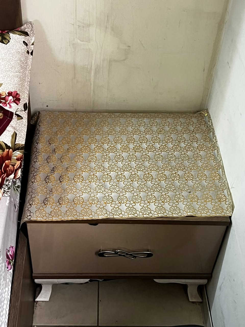 السلام عليكم
غرفة نوم للبيع 
اي استفسار واتساب 
***********
