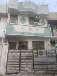 بيت مساحته 50 متر طابقين يحتوي على غرفتين فوك وحده وجوه وحده صنف الارض...