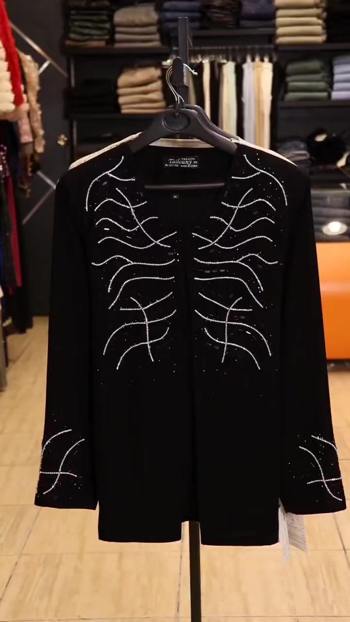 عم تدوري على أجمل هدية لعيد الأم؟ 👀💕
في هدية بتفرّحها من قلبها… وبتخلي ابتسامتها ما تفارقها 🤍
 قطعة أنيقة، عملية، وبتحسّها قريبة لقلبها بكل مرة تستخدمها 👌

خلي مفاجأتك هالسنة مختلفة 🔥💖
📍 العنوان: مساكن برزة موقف النصر
 🚚 توصيل لدمشق وريفها
 📦 شحن لكل المحافظات
📞 للتواصل على الأرقام التالية

00963994433358
00963933890406
00963115133399

 علقي بـ هاي واي ليصلك السعر 🔥💕


**إذا كنت صاحب هذا الإعلان وتريد حذفه لأي سبب، رجاءا أرسل رسالة إلى الدعم الفني**