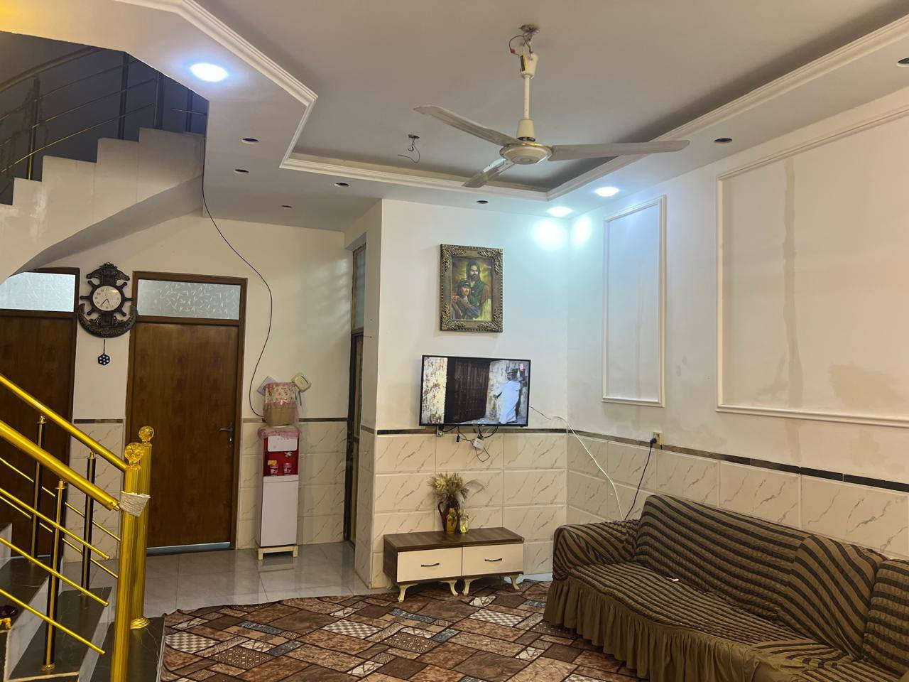 (عقار للبيع )
مشتمل طابو صرف طابقين مع قطعة ١٥٠م الموقع حي الحرية الاول قرب المجمع الطابق الاول غرفتين وصالة واستقبال ومطبخ والطابق الثاني صالة و ٣ غرف نوم ومخزن البناء درجة اولى (مطلوب اسكان ٥٠مليون )يباع مع القطعة وتحويل الاسكان ع مشتري او العكس .
للاستفسار 
***********
*********** او مراجعة مكتب أمتار للعقار
