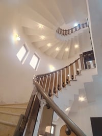 بيت للبيع الشمشوميه  المساحة 150م الواجهه 7.5م طابقين ونص الواجهه مرمر...