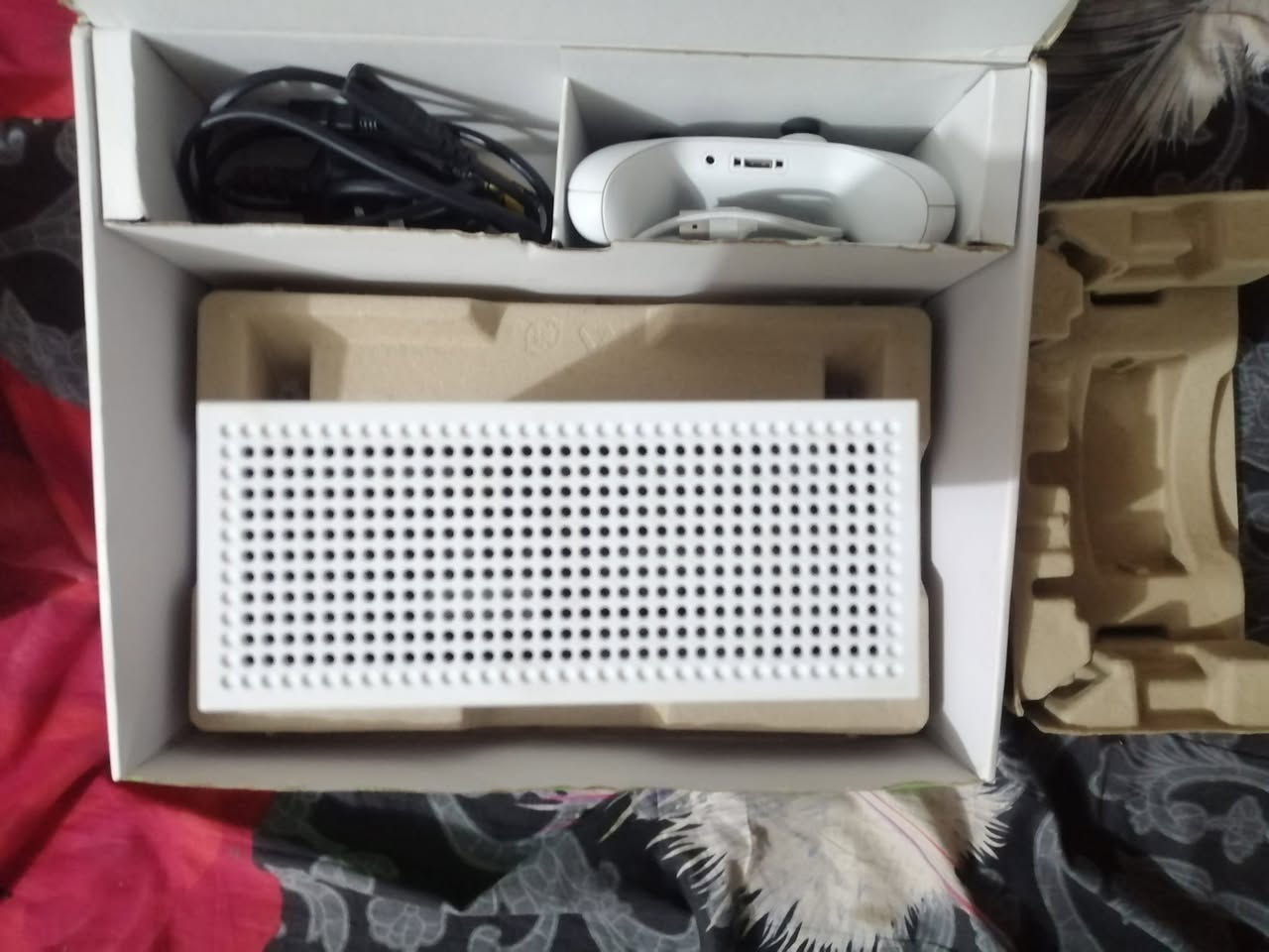 سلام عليكم اكس بوكس سيريس أس للبيع جديد أمانة الله كلشي كامل بالجهاز ونضافتة كدام عينكم السعر 480 وبي مجال عنواني ديالى المقدادية رقمي ***********
