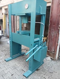 ابريس عراقي ٥٠طن فتحة كبيرة غير مستخدم للبيع ٠٧٧٠٢٦١٤٨٩٤و ٠٧٨٧٤٢١٨٩٦٦