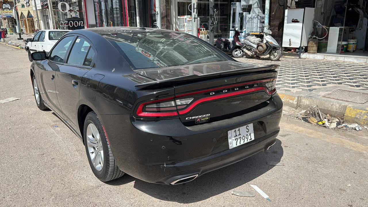 السلام عليكم اخوان متوفره جارجر فئة sxt plus فول مواصفات عدا الرادار الامامي السيارة ماشية 56500 ميل حادثها بالعراق الچاملغ الخلفي رجعوه ع البارد واتبدل الباب الخلفي طبق الاصل السيارة جديده مغلفها ppf   مكاني ناصرية مركز السعر 210 وبيها مجال بسيط للاستفسار اكثر ***********
