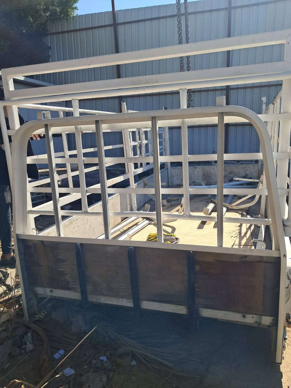 السلام عليكم للبيع بدي طول 4 متر او 30 والعرض 180 العنوان بغداد اتصال على الرقم ***********
