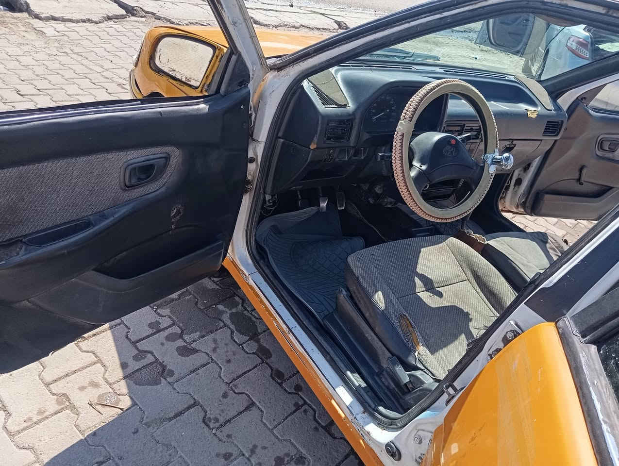 هونده بوني سعرها مليون دينارعراقي مكانها كركوك ابيع مااندل صاحبها سنويه كارتونيه  مكينه كيرزينات سياره مال فقيرعلى كدالحال وين تريدروح بيها ***********
