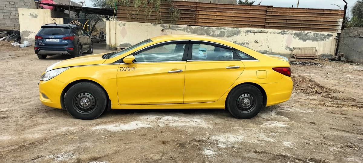 سوناتا موديل 2011 وارد كوري السيارة جاهزة بيه ضربة يم قبق البنزين السيارة مالكه بابل سنوية وهزة لل2030 غرامات وهيئة مصفرة السعر 75 قفل المكان ديوانية غير متواجد على الفيس الاتصال على ***********
