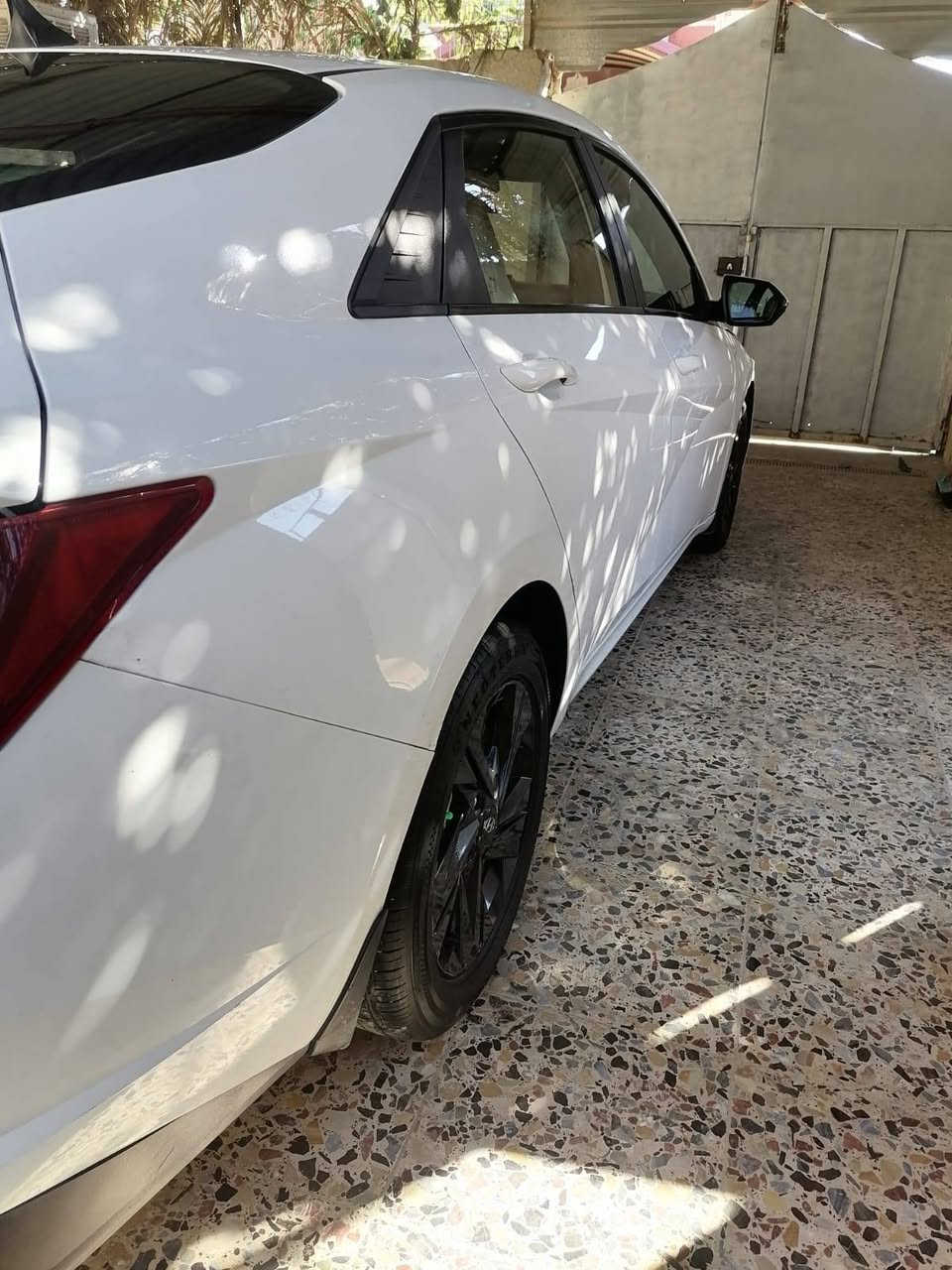 السلام عليكم اخوان اني مكلف بالنشر هونداي النترا للبيع موديل ٢٠٢٢ وارد خليجي أبيض اللون محرك ١٦٠٠ مكفولة بيهه بس مكانات مصلح بارد ما مبين مواصفاته بس شاشه وتحكم رقم أربيل بأسمي تريد تحويل أو وكاله السعر 155$وبيهه مجال للشراي مكانهه بغداد الرصافة للتواصل على الرقم ***********.
