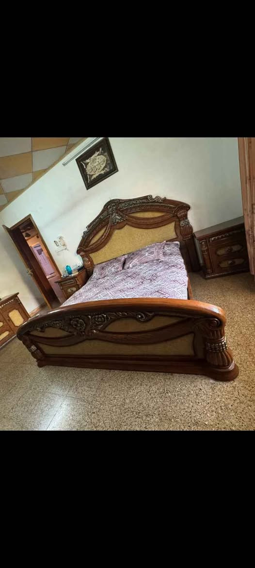 غرفه نوم اجنبيه مستعمله نظيفه للاستفسار الاتصال عبر الهاتف *********** موصل, نينوى
