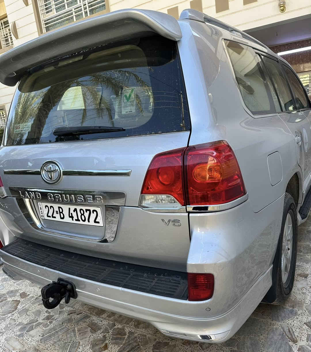 لاندكروز 2013 ساز مكفوله من الفتح والصبغ فقط الي مأشر بلسونار الي بلباب كير ومحرك علوضع الشركه سنويه وهزه جديده تحويل ثاني يوم 
محرك V6 
سعر ٣٣٠ ورقه وبيها مجال 
للاستفسار *********** 
مكان سامراء
