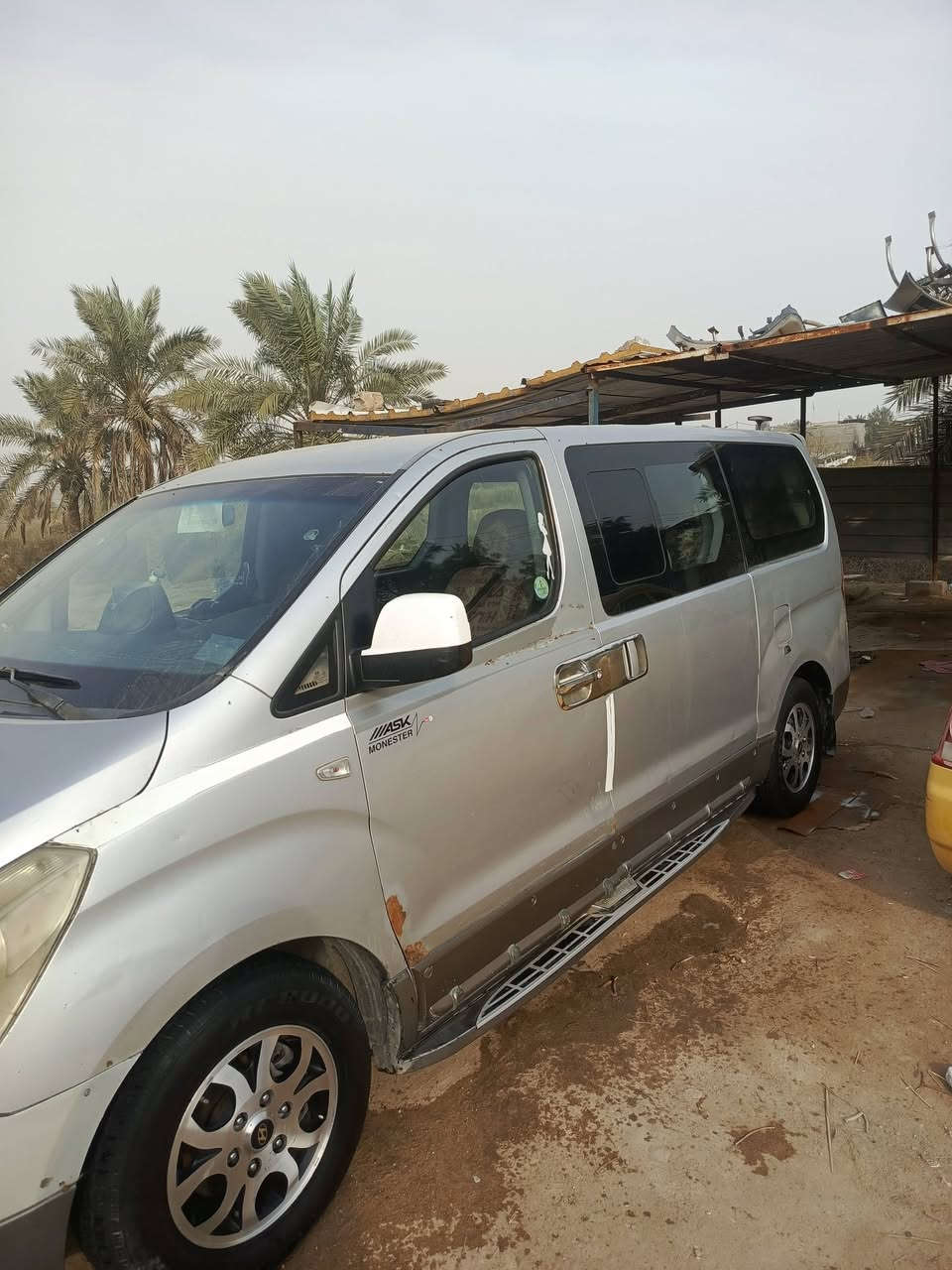 سلام عليكم ستاركس للبيع موديل9سبلاين 12سياره جاهزه دواخل نضيفه للاستفسار رقم ***********
