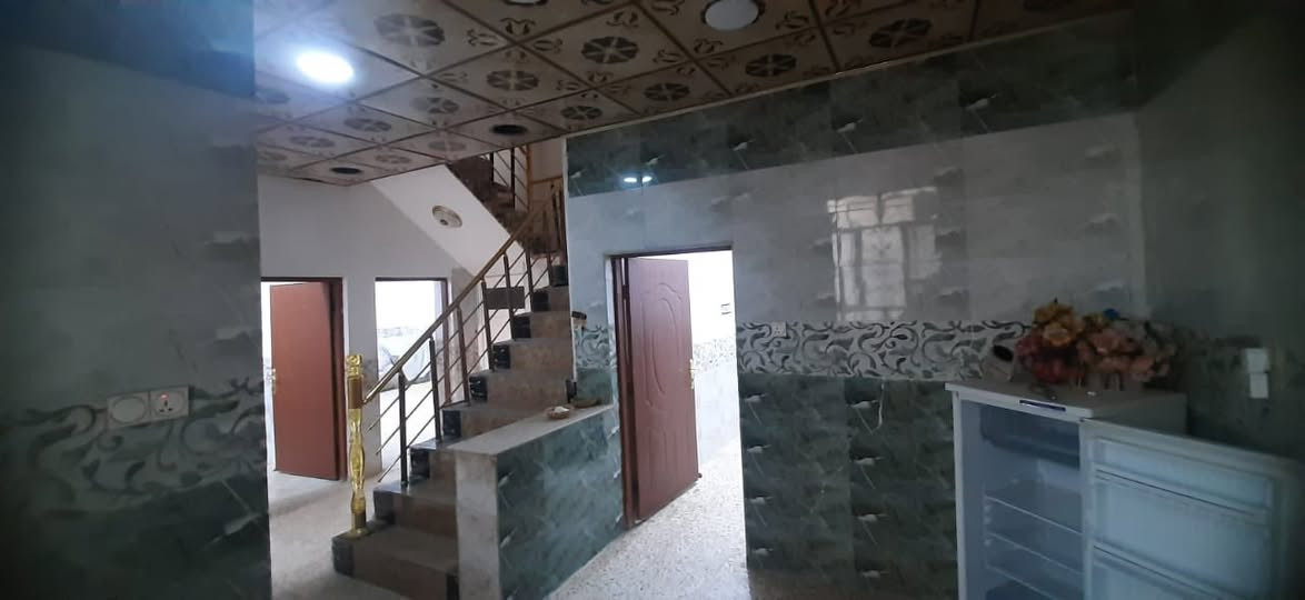 بيت للبيع
كربلاء مقابل حي العباس 

عمود 12  قريب ع الأمام 

المساحه 103م كونكريت مسلح يحتوي على غرفتين واستقبال وصاله مطبخ وحمامين شرقي وغربي
طابو زراعي/  سند 25.   
للاستفسار: ***********
