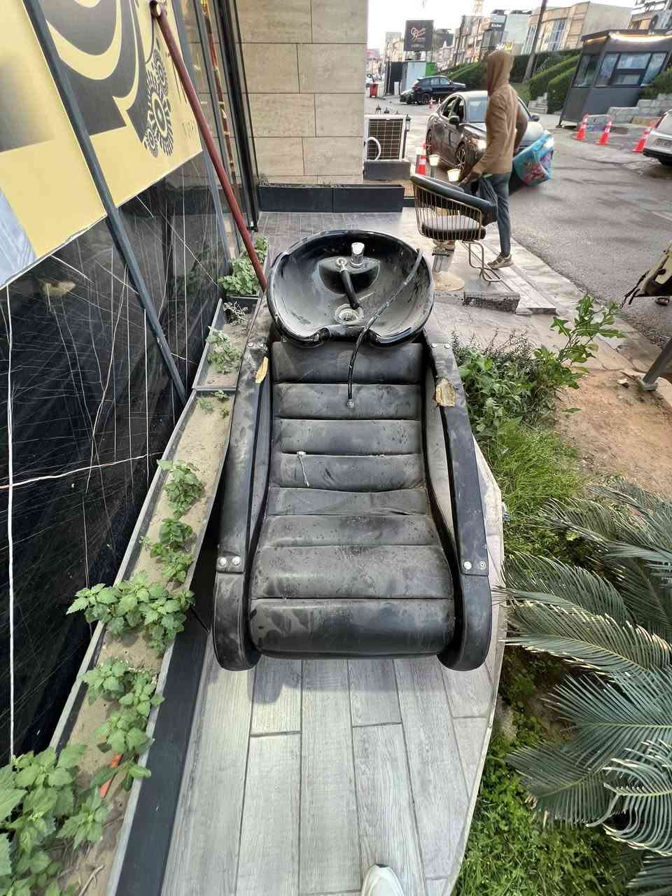 للبيع العنوان اليرموك ***********
