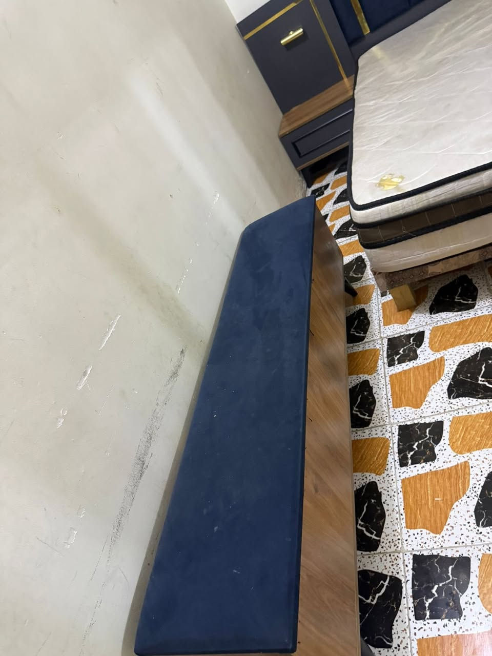 السلام عليكم غرفه نوم تركي  للبيع ١٠ قطع نضيفه السعر ٦٥٠ قفل قفل مكاني بابل مركز المدينه ***********
