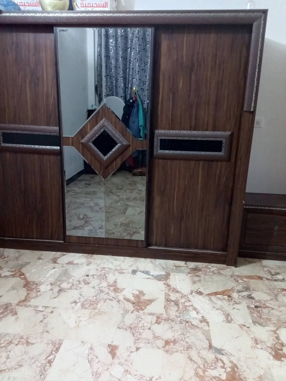 كنتور هوا ولكومديات يعني ناقصهم بس جربايه وصير غرفه كامله مثل منوضح بلصوره نضيف كلهم ١٥٠ مكاني بغداد


**إذا كنت صاحب هذا الإعلان وتريد حذفه لأي سبب، رجاءا أرسل رسالة إلى الدعم الفني**