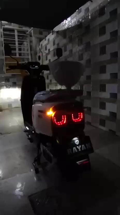 السلام عليكم البيع مكاني حي الوحده  مكفول من كلشي اخذتو جديد برغي ما مضروب اي استفسار انتصال عل رقم ***********
