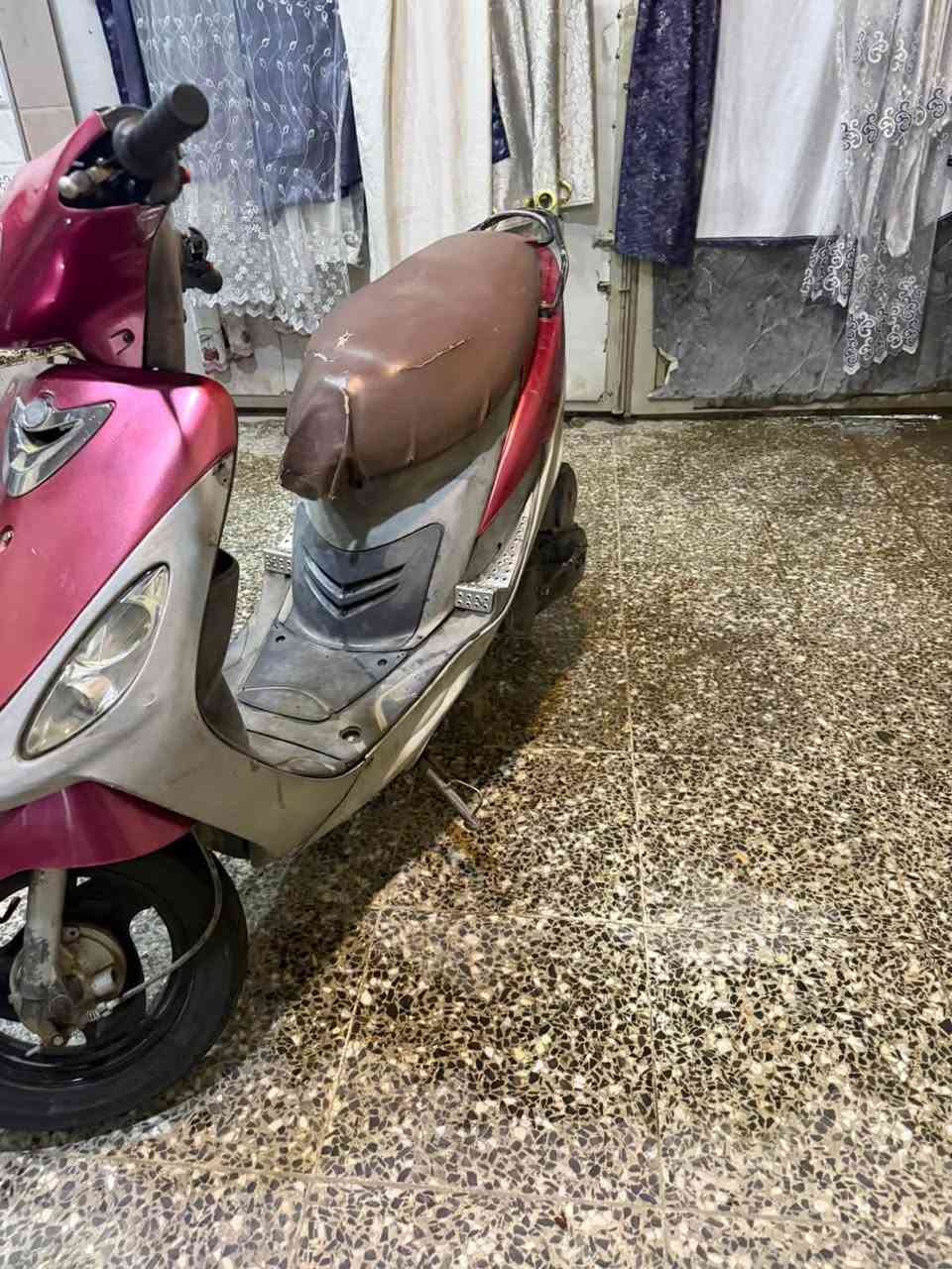 سلام عليكم دراجه ماكس منغولي نضيفه ناقصه بس سلف كهربائيه كله شغاله نكره هندر مكينه ناعمه *********** واتساب فقط ماني شعله زراعي خطيب شارع حشد
