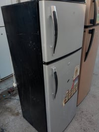 ثلاجة • ١٢ قدم • شرط التجميد