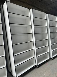 فاترينات للبيع سعر ٦٥ عدد ٤ مع ميز mdf عدد ٢ شراي يتصل ٠٧٧٢٢١٠٢٧٧٧