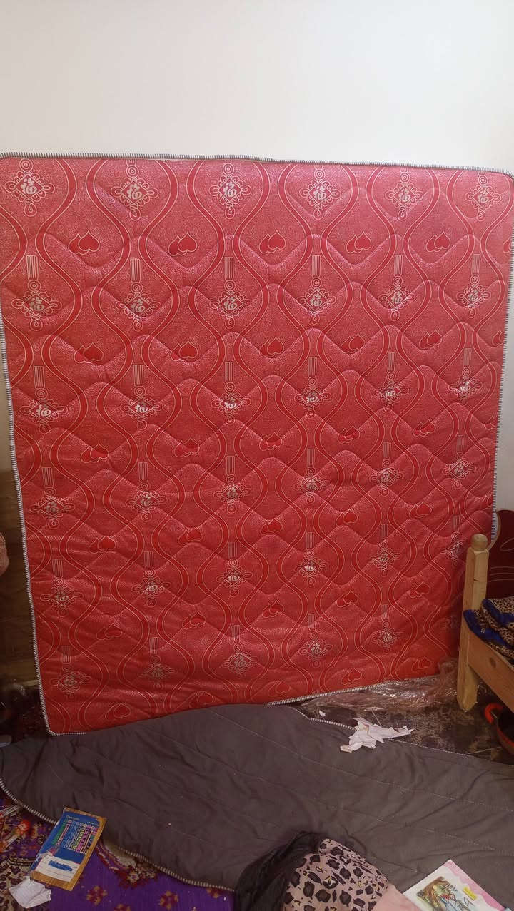 السلام عليكم دوشك نفرين جربايه جديد  قياس 180×200 السعر 100 الف العنوان كربلاء العابد قرب حديقه النور غير متواجد على فيس يرجى الاتصال على الرقم *********** ***********
