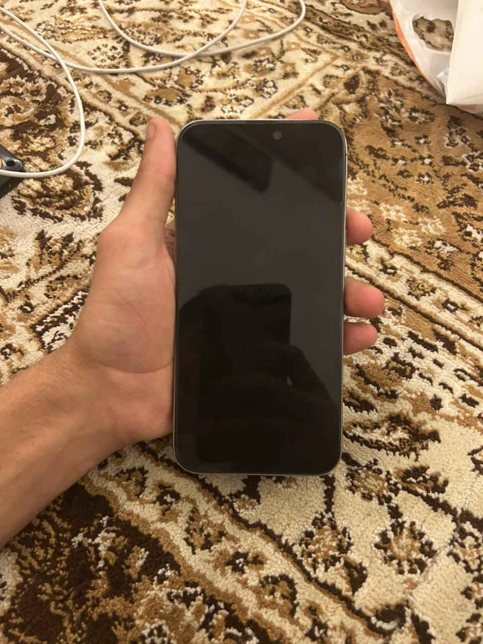 ايفون 15  برو ماكس
ايفون مستبدل بس شاشه مرفوعه شويه  بيه كسر مامبين كلش صغير 
مستبدل شاشه وكال مو اصليه 
جهاز تجي تشوفه اتفحصه نضيف من داخل لا شاشه شكل
ولا شي سلاسه قويه 
الذاكره 256
البطاريه81
السعر 700 بي مجال 
الرقم *********** 
 المكان بغداد
