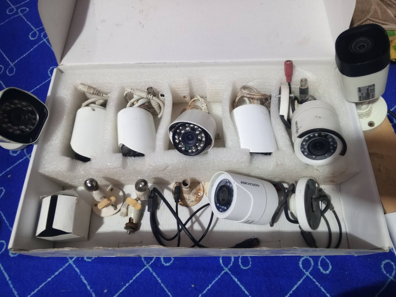 سلام عليكم سستم كامل 8 كاميرات  للبيع مكاني ناصريه مركز سعر 150 
تواصل رقمي الخاص ***********
