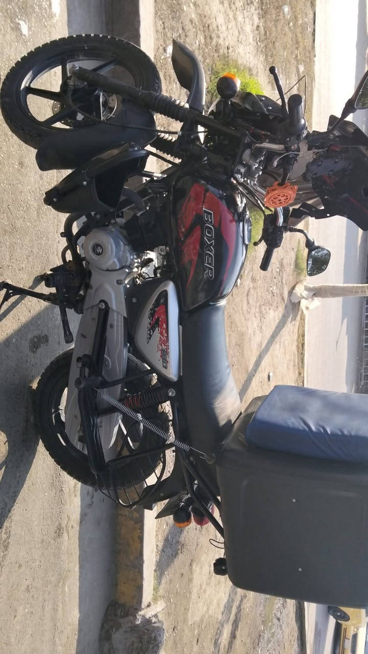 سلام عليكم دراجه بوكسر للبيع مرقم 2023لوحات وسنويه تحويل ثاني يوم الدراجه مكفوله جيب فيتر وفحص مكاني الحبيبيه رقمي *********** /*********** السعر 2700 وبيه مجال
