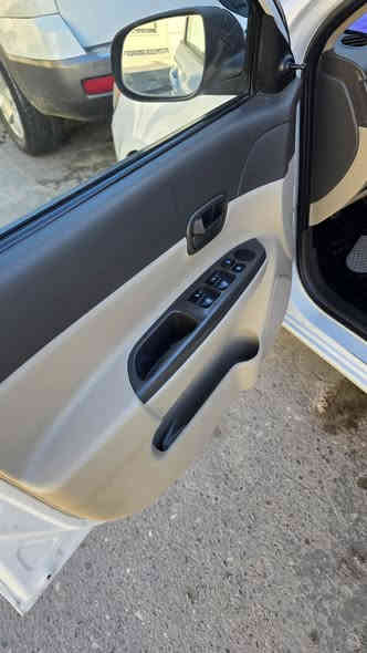 اكسنت خصوصي رقم أربيل موديل 2010
طخم جديد دوشمه عام جديد 
ضرر بدون دواخل شرط 
جاملغ يمين صبغ شبر بل باب بارد هزه بيها ماساقطه فقط تحول ملكيه شرعي يريد تحويل 
محرك 14كير عادي قفل مركزي جوم كهرباء سعر 85 
اتصال ***********
