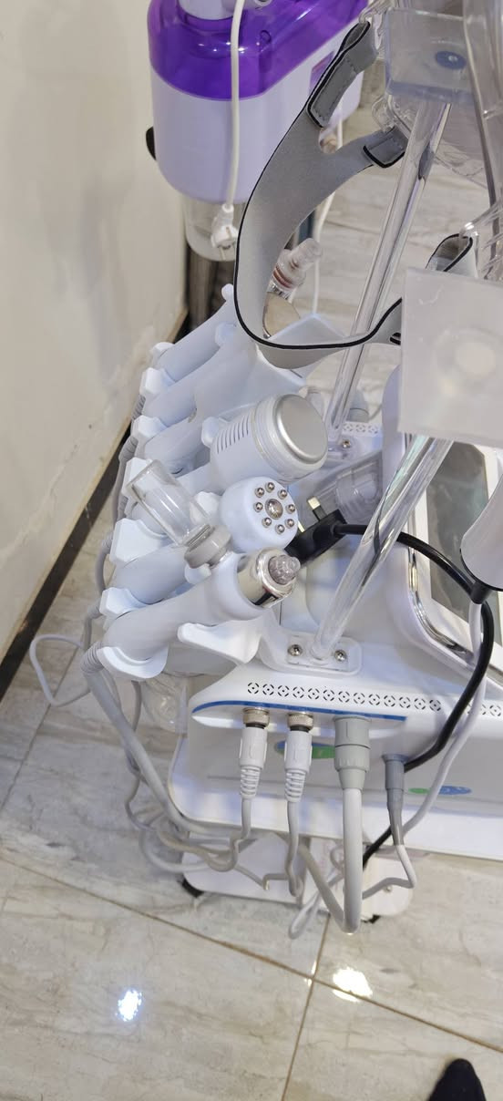 السلام عليكم
جهاز هايدروفيشيل مع جهاز بحار للبيع غير مستخدم 

السعر 300. الف قفل

ميز مع كراسي عدد 2 السعر 125. الف غير مستعمل 
للاتصال ***********
