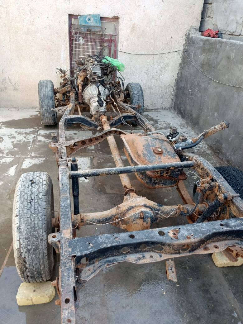 سلام عليكم اخوان شاصي بيكم تيوته موديل 94 اصولي اصولي 
***********
