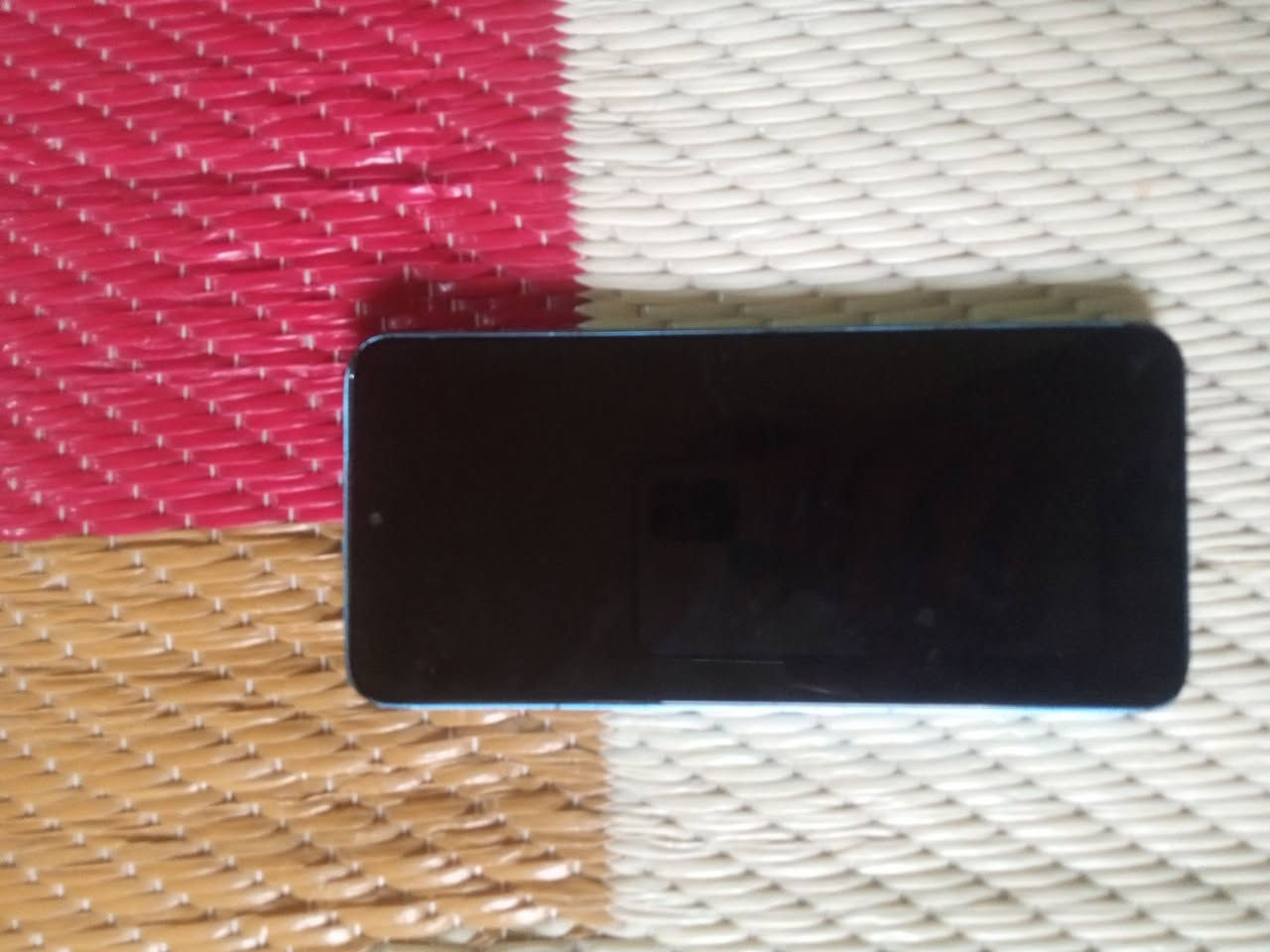 Honor  X8a للبيع الجهاز بدون ملحقات الجهاز نضيف بنسبه 86% بيه فتحه بصيطه بلزكه الضهر بس البطاريه مامنتفخه وبيه بعض الخدوش موضحه بلصور الجهاز لمسه سريع ويخبل ذاكره 128 رام 8  الجهاز يخبل  السعر ب 176 وبيه مجال راسلني عل
 واتساب هذا رقمي ***********
