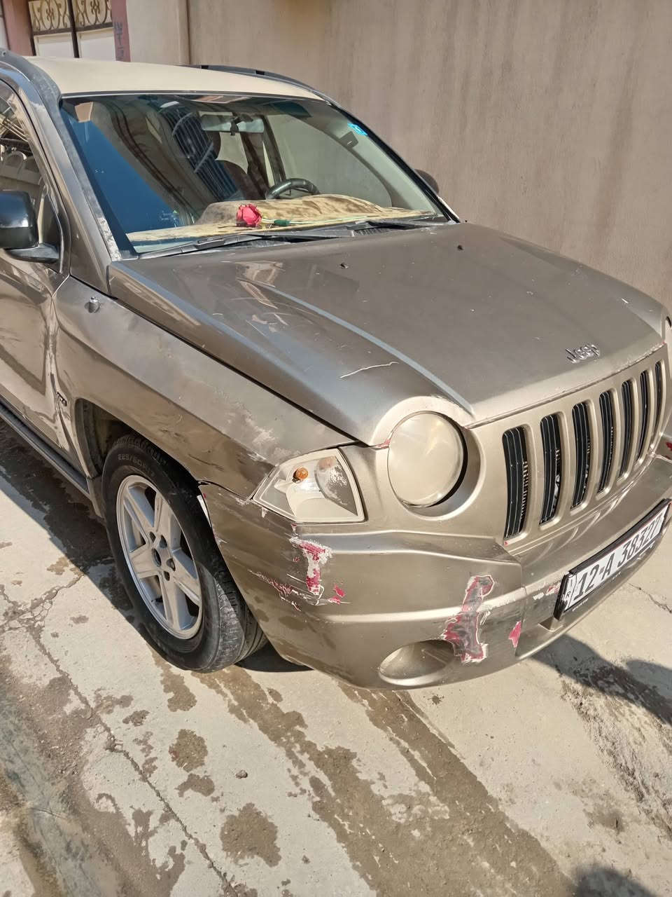 السلام عليكم جيب كومبارس الموديل 2007 الرقم نينوى انجليزي باسمي سنويه ل 2030 محرك وكير اوتوماتيك شرط مال كصه مصبوغ نصف السقف وبعض القطع من السياره انطيك مصبوغه عام كابون بنزين السعر 55 الاستفسار الاتصال بالرقم***********
