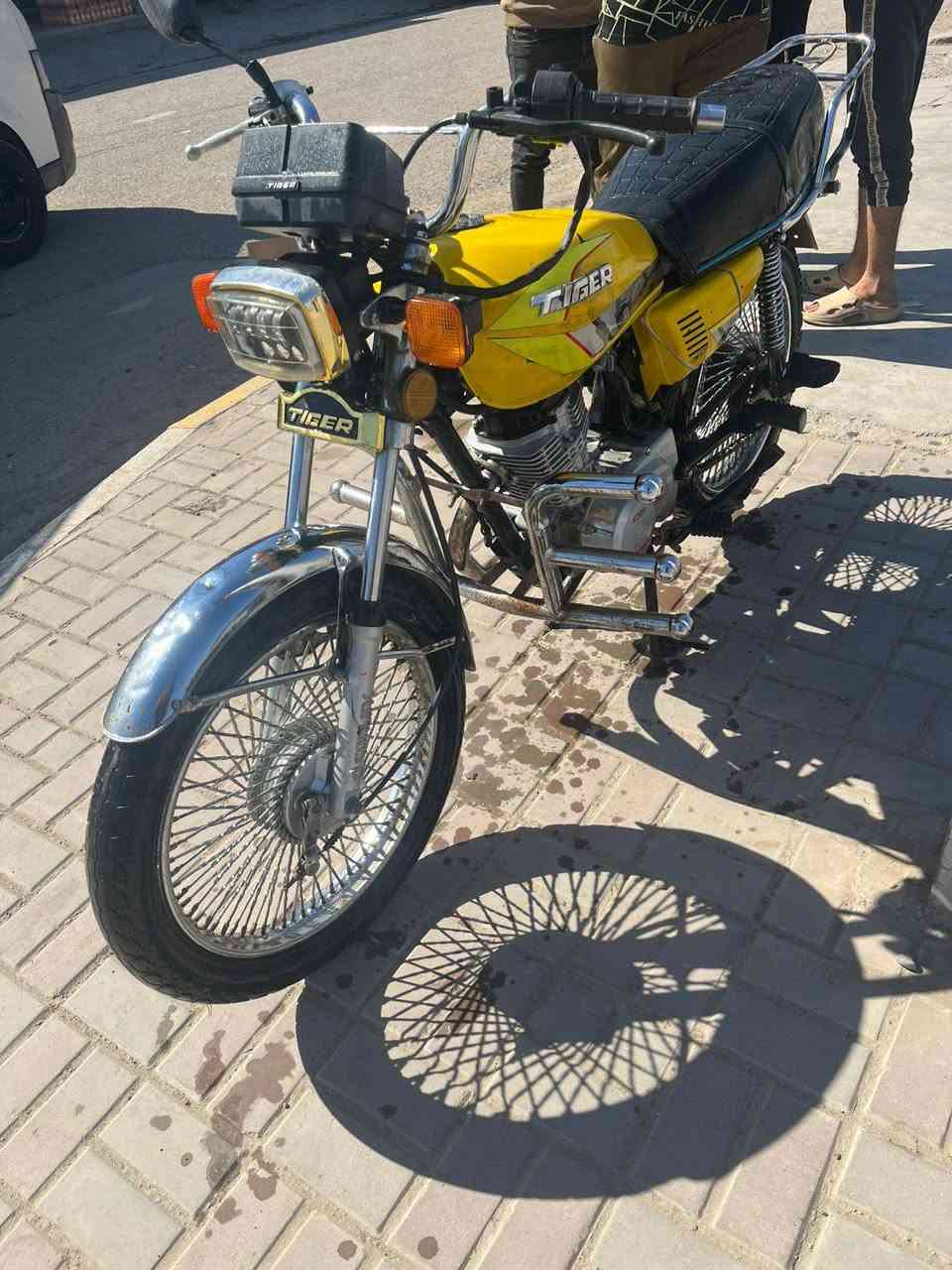 السلام عليكم دراجه تايكر للبيع شغاله نكره دراجه نضيفه وسعر مناسب الاتصال عله رقم لمعرفت السعر ‏
‪***********
