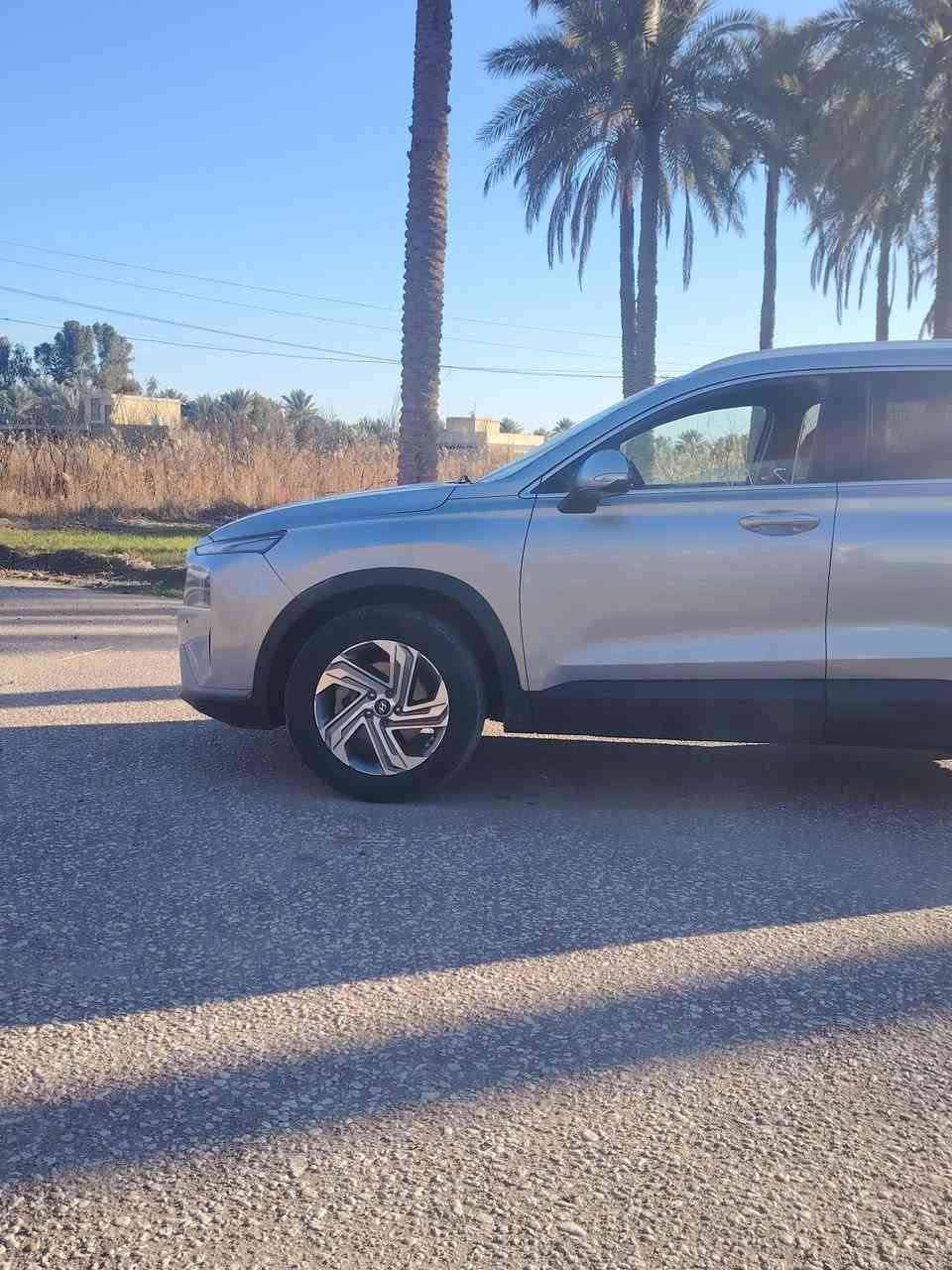 السلام عليكم سنتافي.  موديل 23
امريكي 
حادث دعاميه + صبغ خشم الجاملغ ( صور الحادث مرفقا في المنشور) 
ماشي 20
شاشه جبيره 
بصمه
ابواب بصمه
3 انظمه قيادة
رادار 
قيادة ذاتيه
راكب 5
محرك 2500 تنفس طبيعي 
منفيز تترقم جميع المحافظات 
الاستفسار ***********
