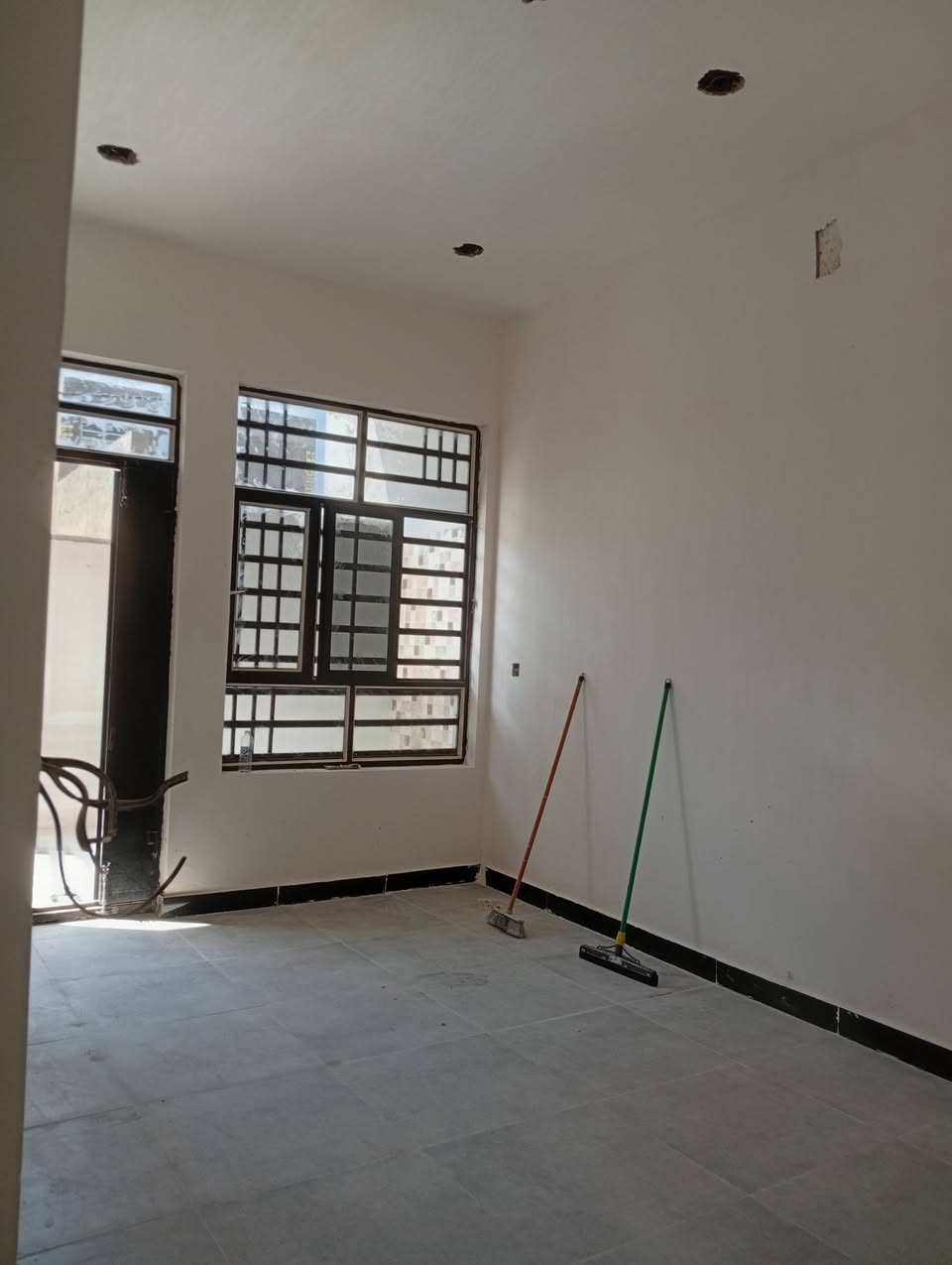 السلام عليكم 
بيت مساحه م  ١٠٠ للبيع  الزعفرانية المنطقه النموذجيه  بيت بنيه قرار ٢٥ 
فرع ٢٢ السعر ٨٢  ستفسار ***********
