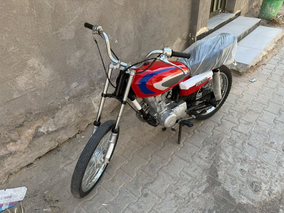سلام عليكم شباب
دراجة أيرانية للبيع بدون أوراق مكفولة عشائر مبدل بوشة وبستم فقط فووول نهضة  سعرها450مكاني  المجر الكبيرالرقم ***********
