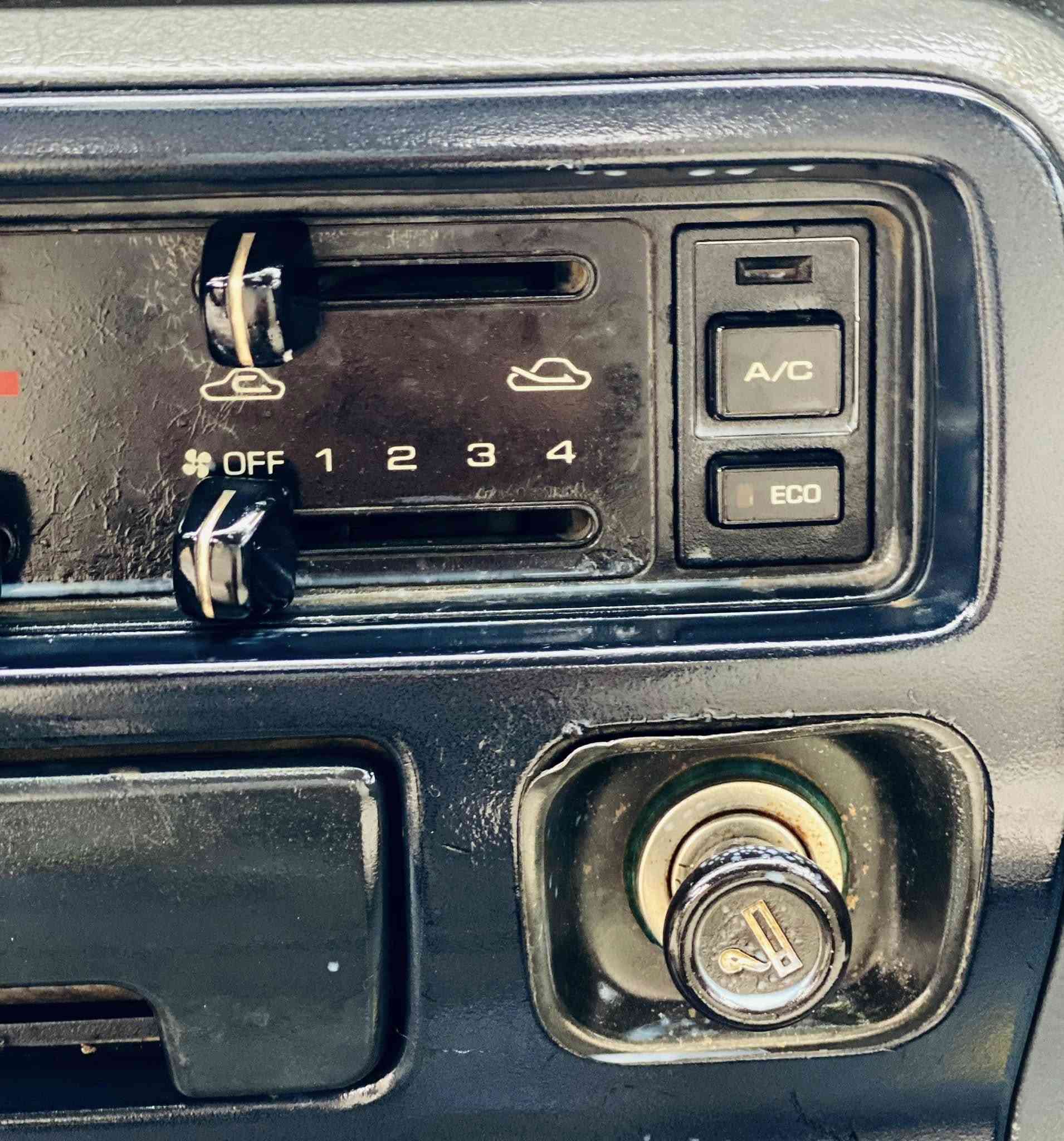 ‎بــــــــۆفـــــرۆشـــــتــن
‎ماشالله شتى جوان و تاقانه 
‎سعري٢٨ وەرە قه مه جال 
‎جۆری سەیارە /مازدا٦٢٦ 
  ته بريد له سه ر سيوچ🥶🥶
‎ئارمي پلاستيک سليماني
‎مه كينه ى ۸ به خ
مه كينه و گيري لؤك لؤك 
٨ ئيسراحه ت 
‎مؤديل / 91
ره نگ نه وتي بيلاد 
‎گه رمي كارةباي كامل مةزبووت 
‎٤ جام كاره با
‎پيش وپشت كه پسه  
‎هه يكه لي جوان ناوي ده ره جه يه ك
‎سيدي ئؤكزبلوتوز
‎کارەبای کامل مەزبوت
‎سه ياره كه زؤر جايزوو ريك و پيكه
‎به رگه ده رگا و داشبلي لؤكه
‎پيشي كامل كراوه به زينؤن
‎تاقم تا يه و ويلي تازه 
خايس و رزيوي هيچ نيه 
‎ئارم/ئه وه ليات/براوه /به شه رت
‎ته نها فرؤشتنه
سه ياره كة  له رسمه كان جونتره

🌹🌹
***********
***********
