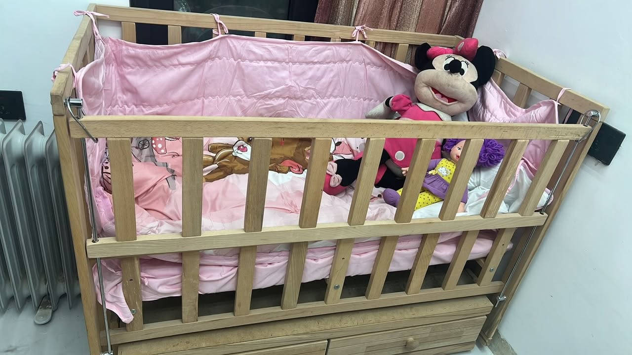 سيسم اطفال خشبي جديد غير مستعمل ومواصفات
سعره ٢٠٠ الف

كرسي طعام اطفال ماركة ومريحة ونظيفه 75الف
واكو عرباين للاطفال جديدات ونظيفات سعرهم 30الف

***********
