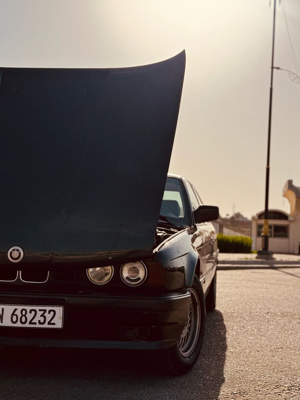 بي ام دبليو حجم 525مكفوله كير محرك جديد صار سبوع من شديتها رقم وسنويه شرط تحويل مكانها ذي قار باسمي السياره سعرها الشراي بي خير ويدلل ***********
