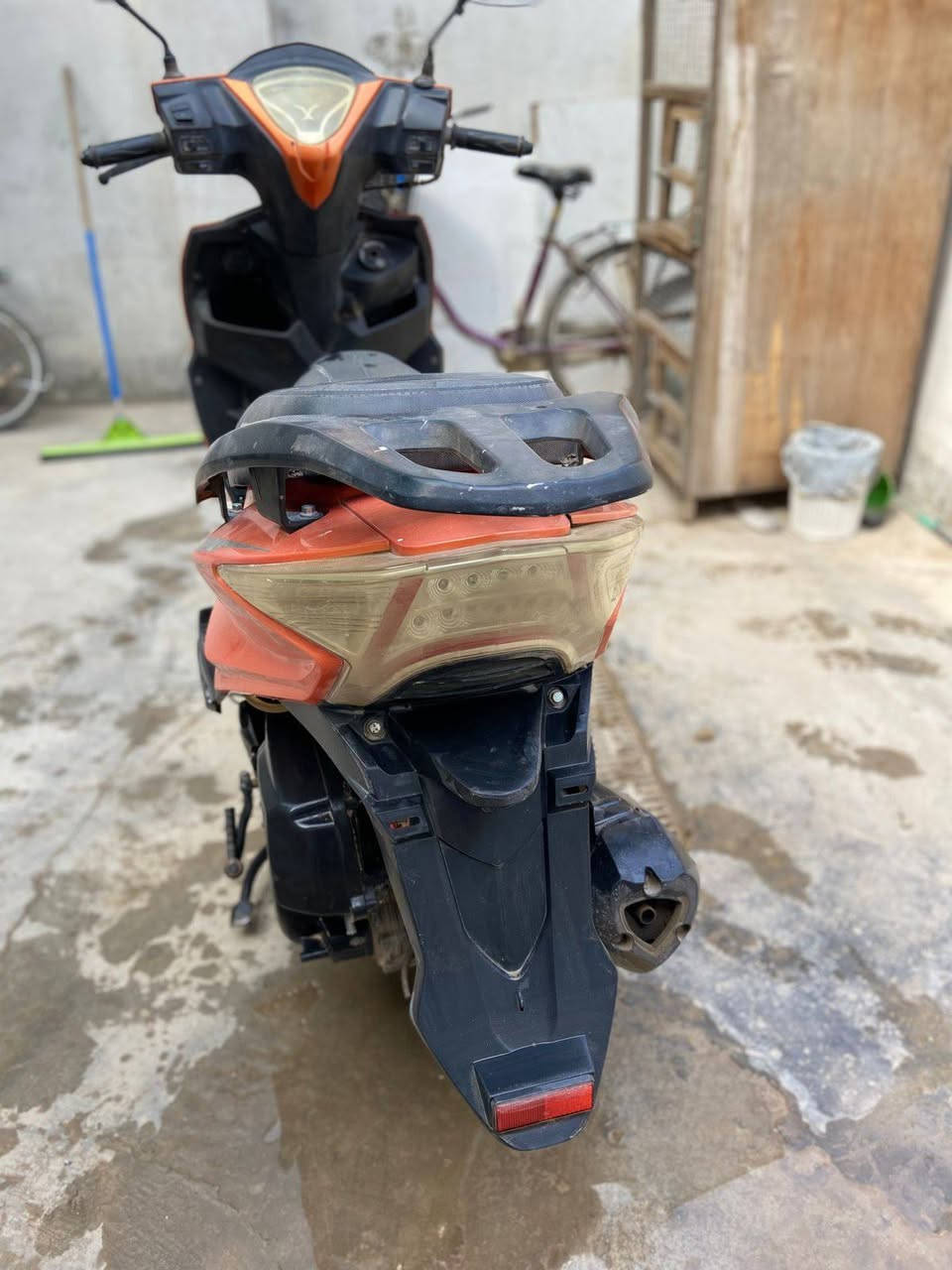 متاح دراجه جامبو 2023 مكفوله اي نقص مابيها ريموند تشغيل عن بعد سلف هندر اشاير كلها شغاله فول السعر 350 وبيها مجال حله حي الامام الخاص مفتوح او الاتصال ***********   مكفوله٠٠٠٠٠٠٠
