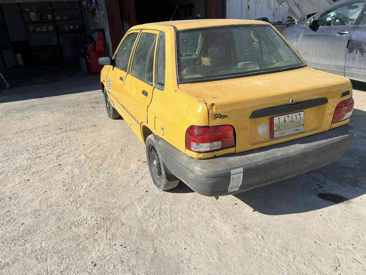 سلام عليكم موديل 11 رقم بغداد شرط تحويل هيئة مصفره 
مكينه حلوه بس الكير بي مشكله سياره جاهزه وتمشي شواصي جدد عليها غرامه 240 تنزل من سعرها سنويه نافذه 3سنوات 
سعر 18$ مكاني بغداد قرب بسمايه ‭0788 172 0190‬
