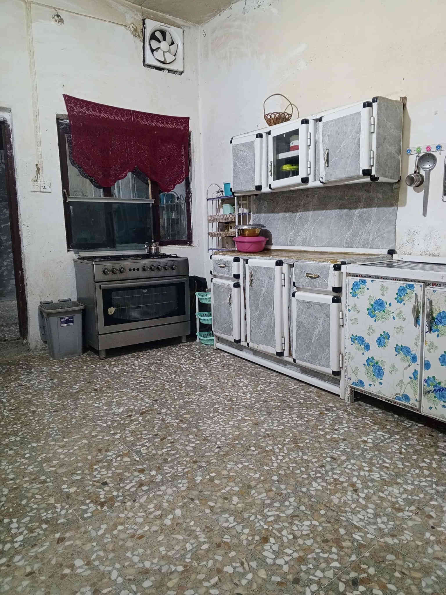 السلام عليكم
بيت للبيع زراعي المساحه ٢٦٠ متر العنوان بالسده حي النصر الثاني بكاع بيت حميد الخدمات كامله تفاصيل البيت غرفتين وصاله وستقبال ومطبخ وصحيات وطارمه كبيره السعر المطلوب ٤٧ مليون وبي مجال الاستفسار *********** // ***********
