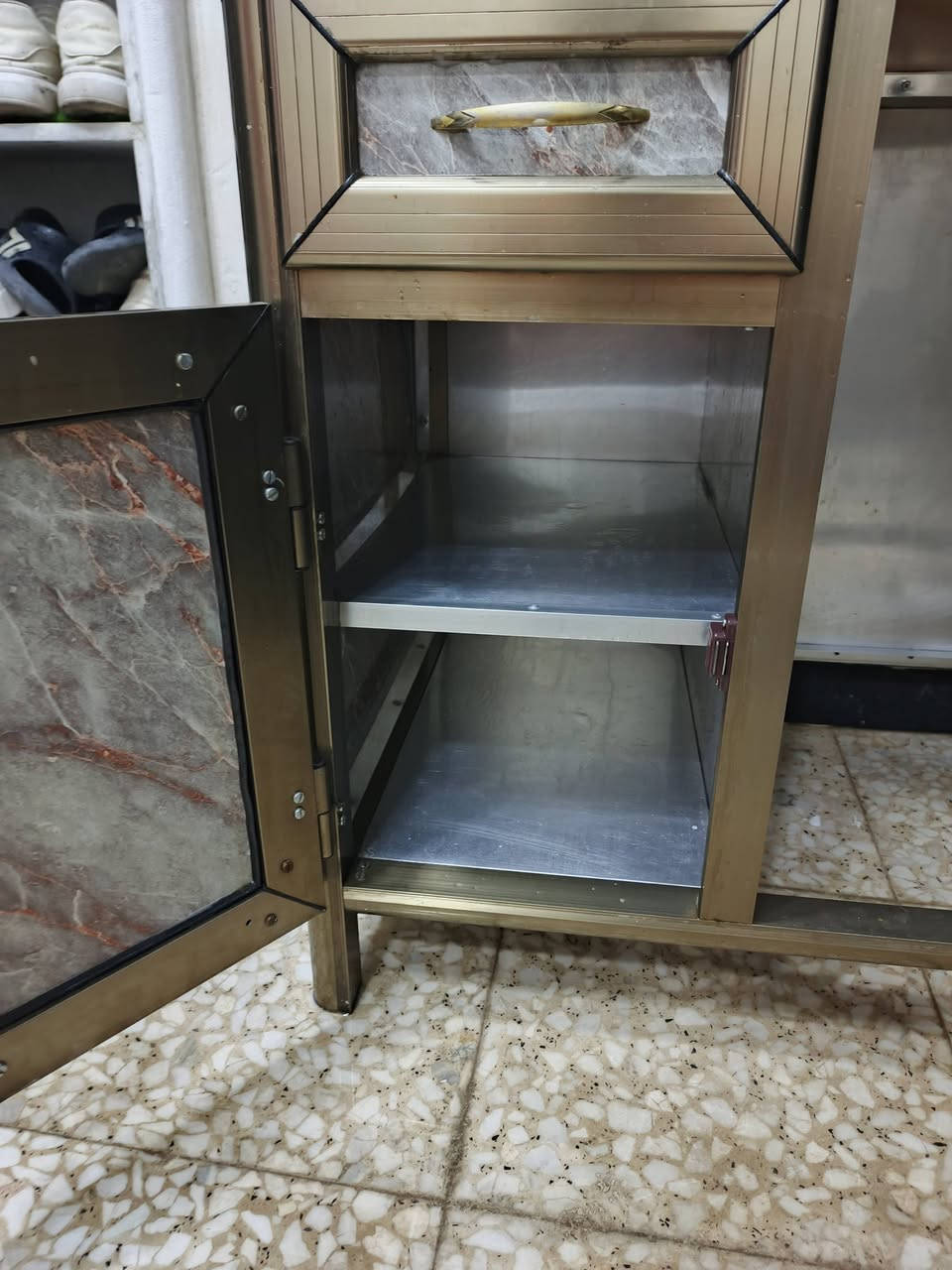 السلام عليكم كاونتر للبيع نضيف جدا بعده جديد السعر 40 وبي مجال  وطبلات العد 2 ب40 وبيهن مجال المكان حي التراث مال البياع بشارع الشبكه قرب ابو عدي الوكيل


**إذا كنت صاحب هذا الإعلان وتريد حذفه لأي سبب، رجاءا أرسل رسالة إلى الدعم الفني**